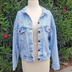 𝅺vintage Levi's jacket for women